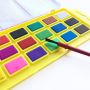 Bulk wholesale 18 colors opaque watercolor paint tablets with paintbrush